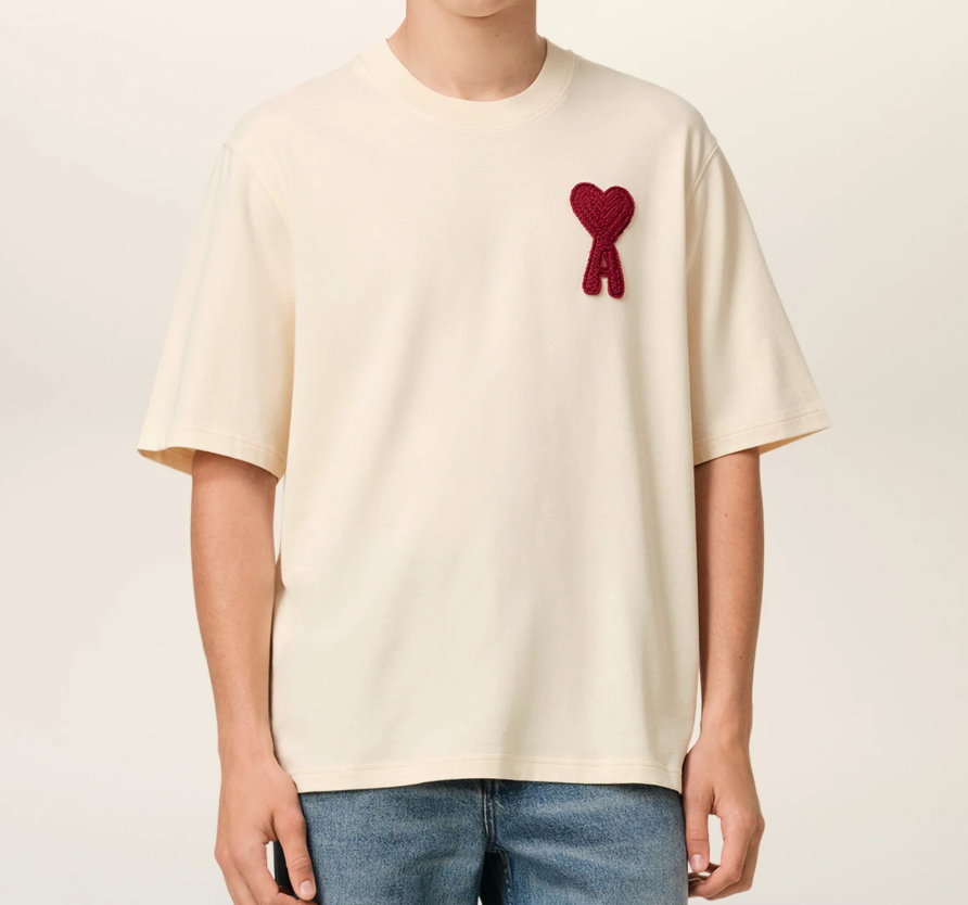 T-SHIRT BEIGE PATCH AMI DE COEUR ROUGE EN COTON