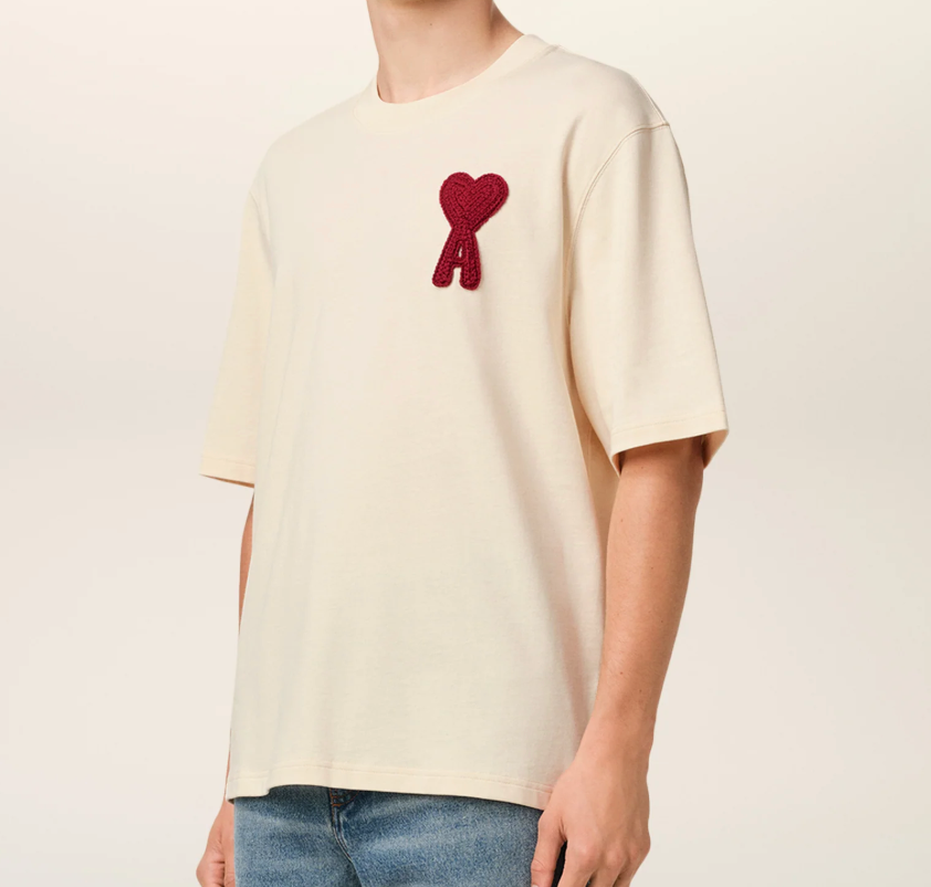 T-SHIRT BEIGE PATCH AMI DE COEUR ROUGE EN COTON